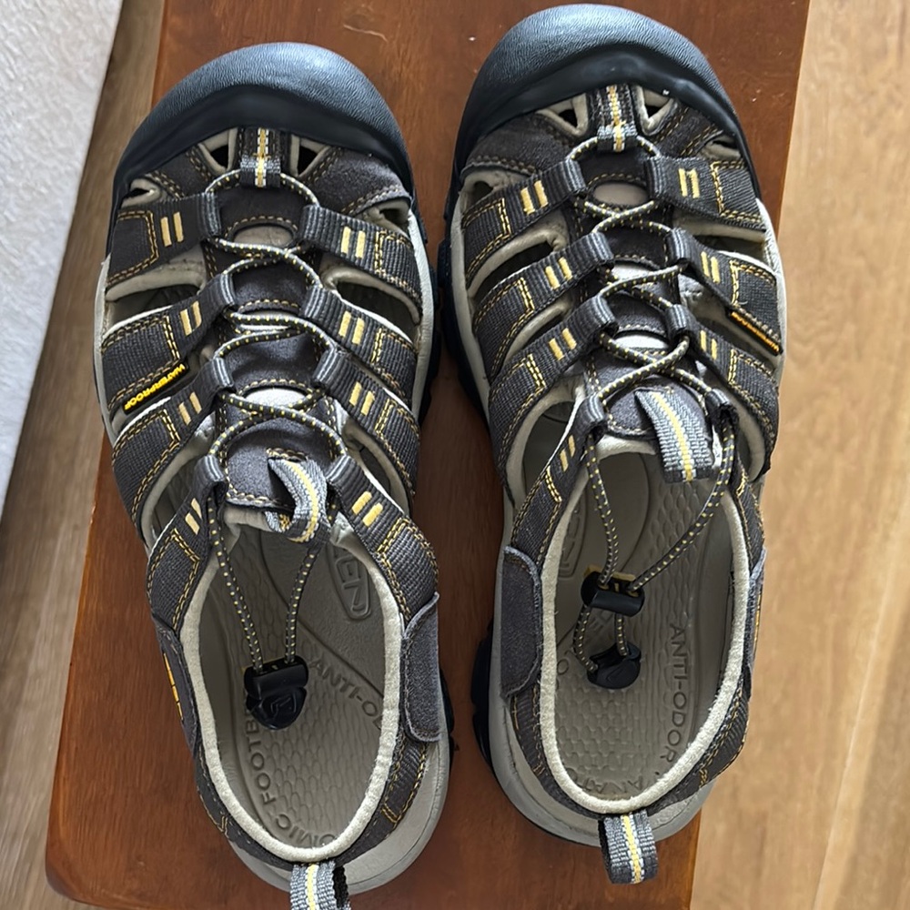 KEEN  Outdoor Sandals with Yellow Accents. Size 8